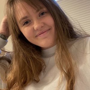 Meet your Posher, Abbey